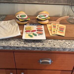 Kiwi hamburger Play Set with Wooden Accessories